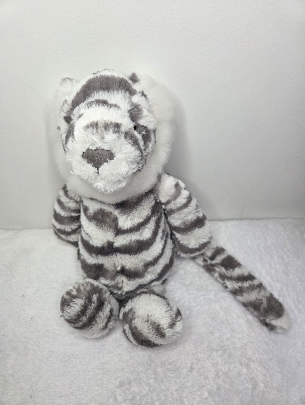 WUC Medium Bashful Sacha Snow Tiger